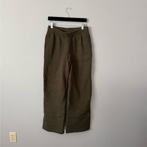 Aritzia Boyfriend Wide Leg Sweatpants